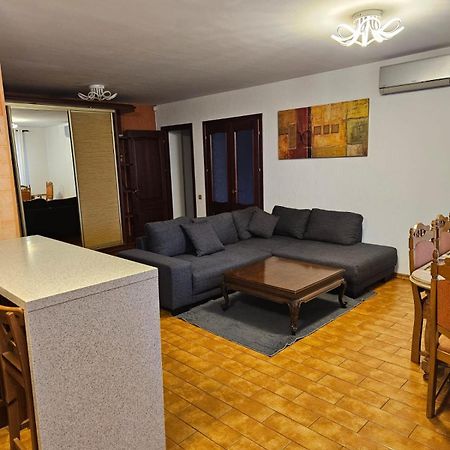 Bulevardul Constantin Negruzzi 2/6 Chişinău Esterno foto