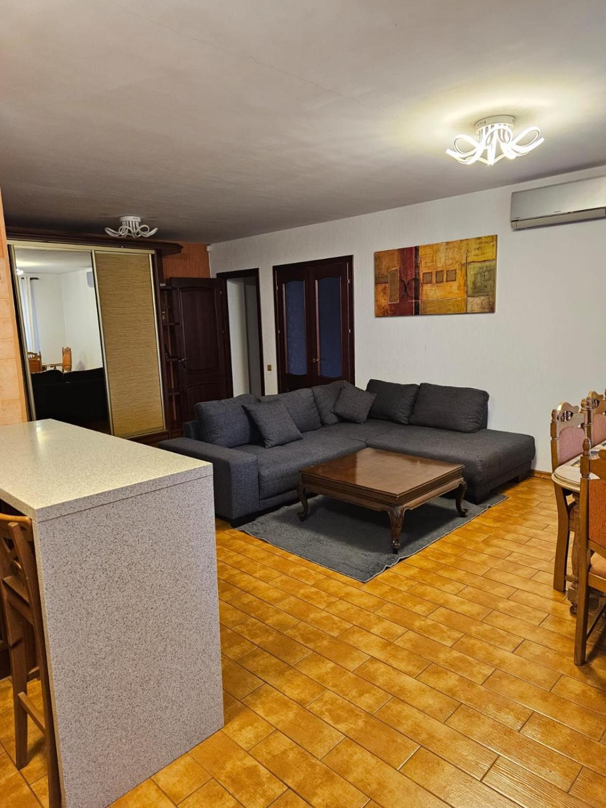 Bulevardul Constantin Negruzzi 2/6 Chişinău Esterno foto